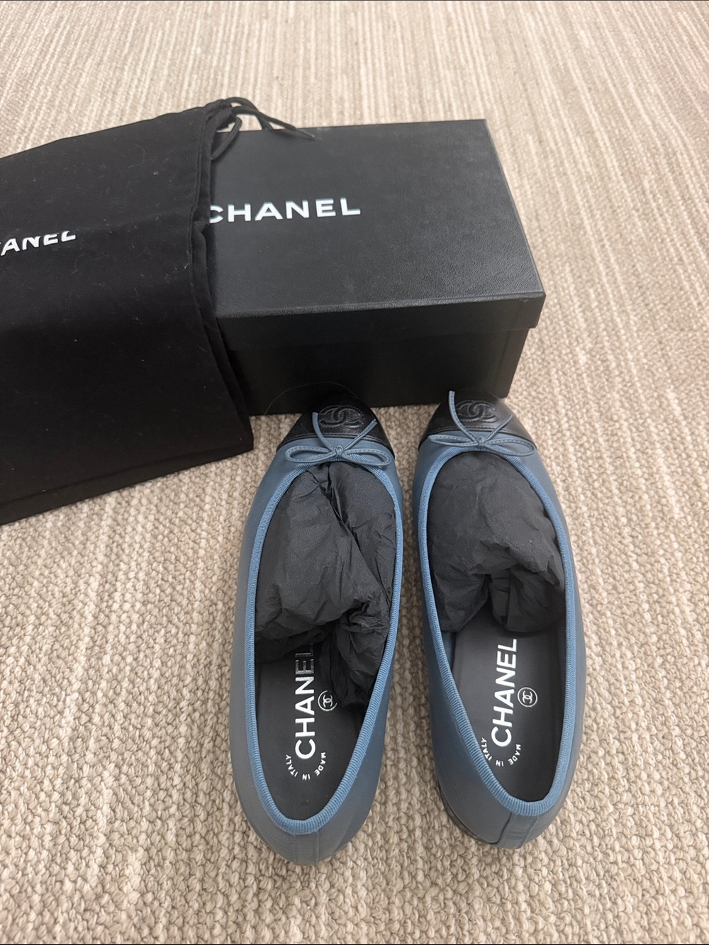 CHANEL Blue and Black Leather Cap-Toe Ballet Flats - Picture 3 of 4